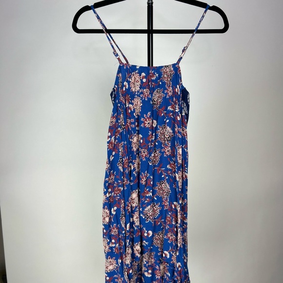 ⭐️SALE⭐️ Kismet - Handkerchief Dress - Picture 6 of 6